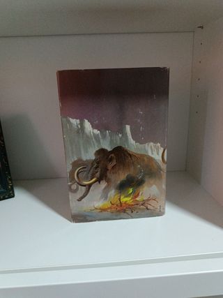 Libro Los cazadores de mamuts de Jean M.Auel