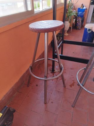 Mesa alta madera y acero con 2 taburetes