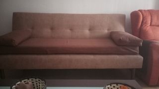 Sofá cama marrón de tela