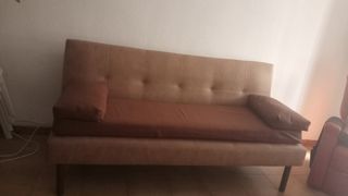 Sofá cama marrón de tela