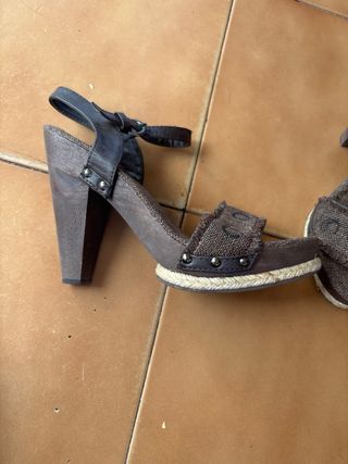 Sandalias tacón madera marrones talla 38