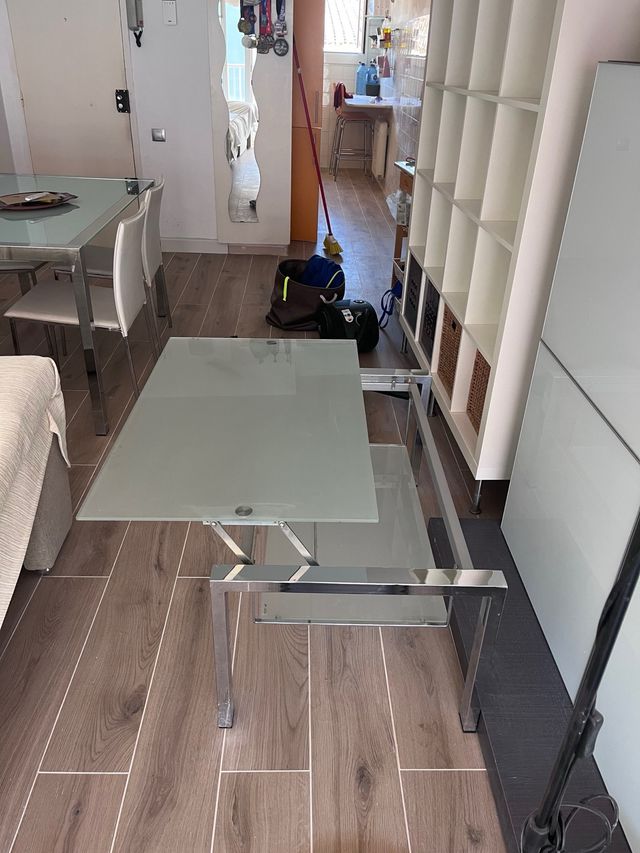 Mesita de comedor cristal y metal