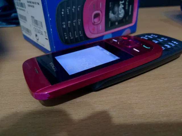Nokia 2220 móvil antiguo
