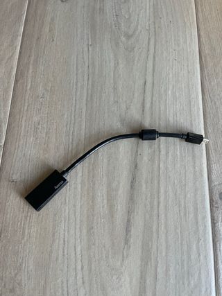 Adaptador HDMI negro para MacBook Air