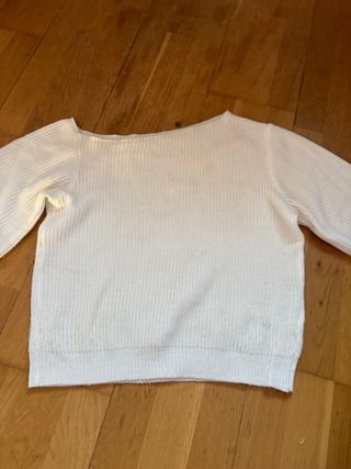 Jersey blanco hombro descubierto