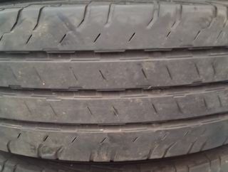 Llantas de Viano con neumáticos Pirelli.