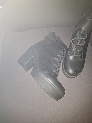 Botines negros talla 37