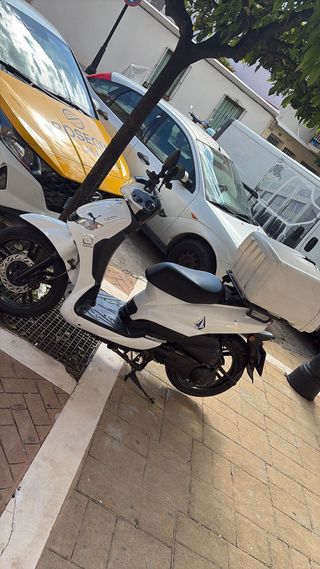 Peugeot Tweet 125cc Carga
