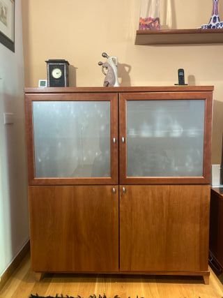Conjunto Muebles Salón acabados en castaño