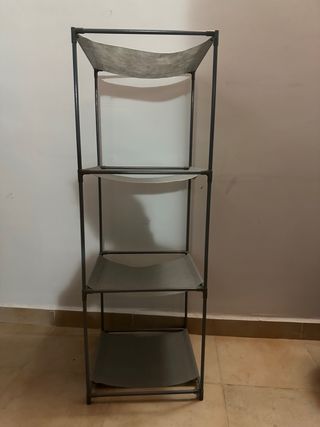 dos estanterías tela y plástico casi nuevas