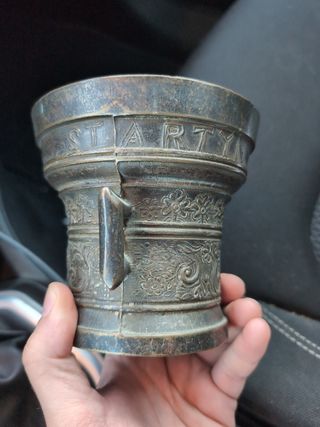 Mortaio antico in bronzo decorato