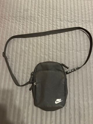 Riñonera Nike Negra