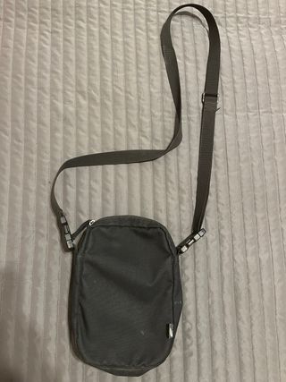 Riñonera Nike Negra