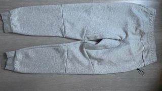 Pantalón Nike Tech Gris Talla M