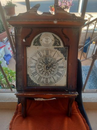 Reloj de pared antiguo