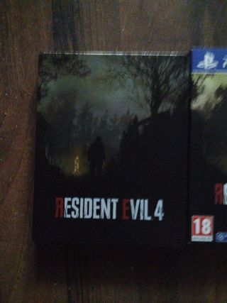 Resident Evil 4 Edición Limitada caja metálica PS4