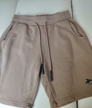 Pantalón corto tipo chándal marrón