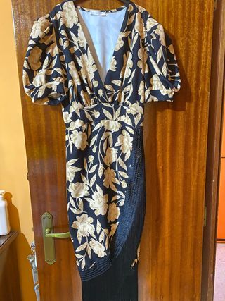 Vestido fiesta floral con flecos
