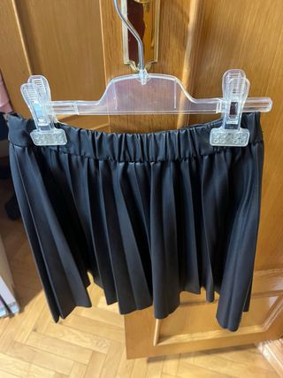 Falda Zara tablas negra. 
