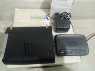 Router WiFi y Hub Ethernet