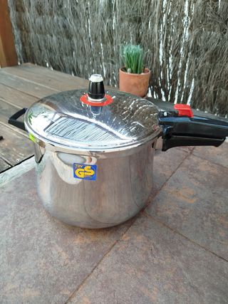 Olla Rápida 8.5L Acero Inoxidable.
Nueva.