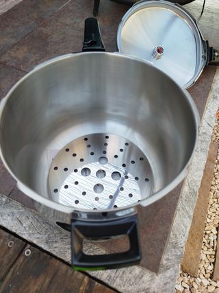 Olla Rápida 8.5L Acero Inoxidable.
Nueva.
