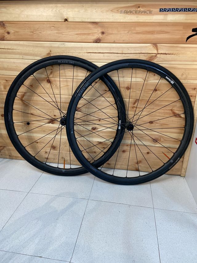 Llantas BLACK INC Tubular