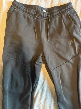 Conjunto Nike Tech Fleece Gris y Negro