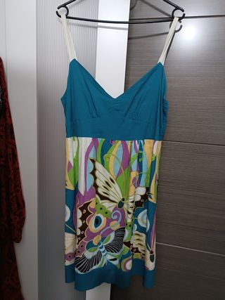 Vestido estampado mariposas y flores