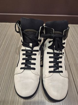 Botines Camper Blanco y Negro