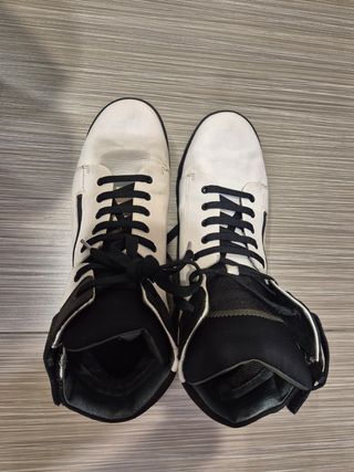 Botines Camper Blanco y Negro