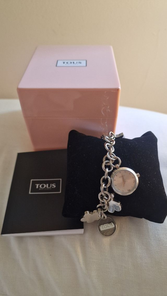 Reloj Tous con pulsera y charms