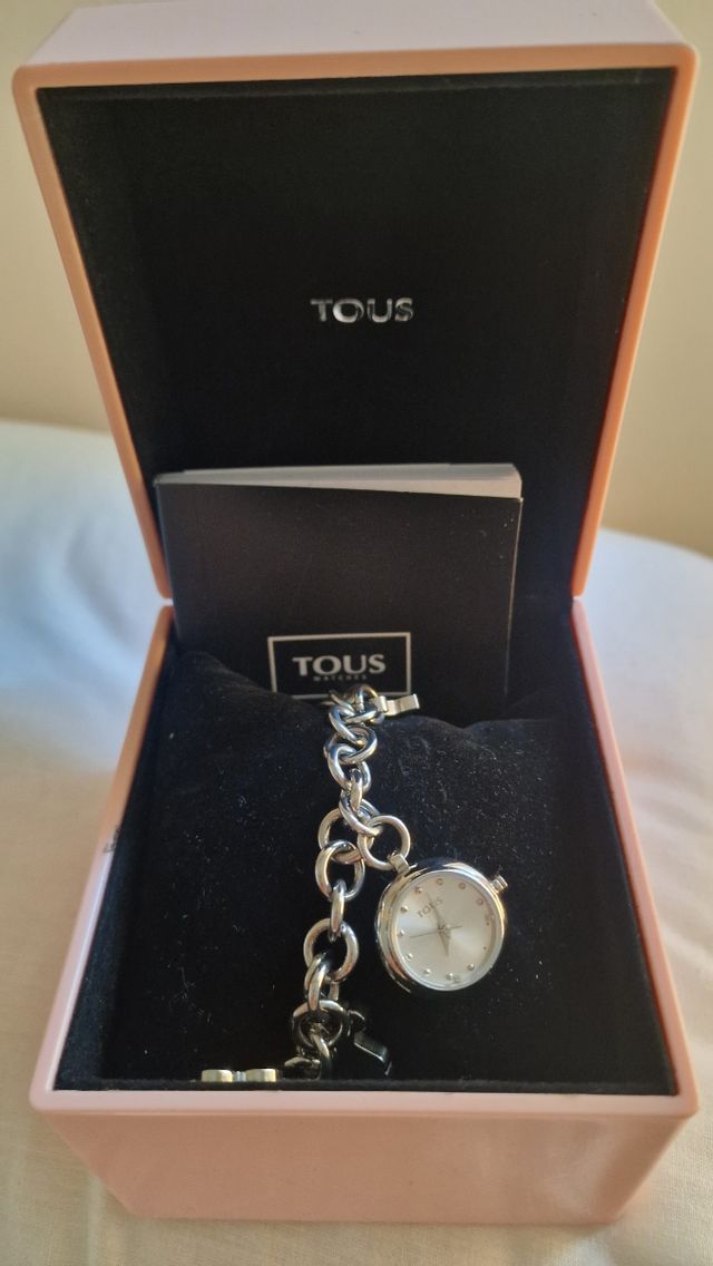 Reloj Tous con pulsera y charms
