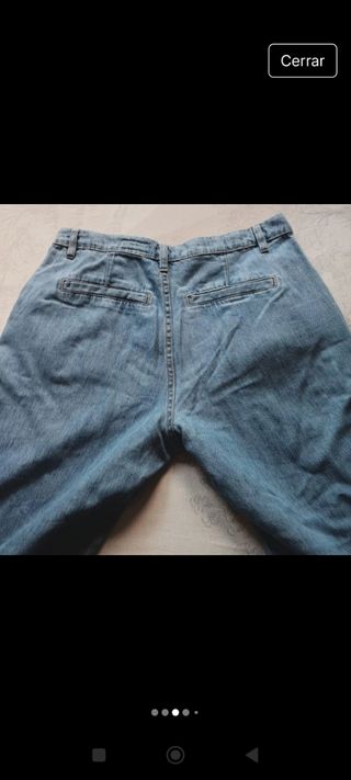 Pantalones vaqueros fluidos con pinzas L