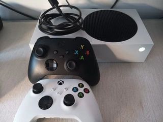 Xbox Series S Blanca y Negra