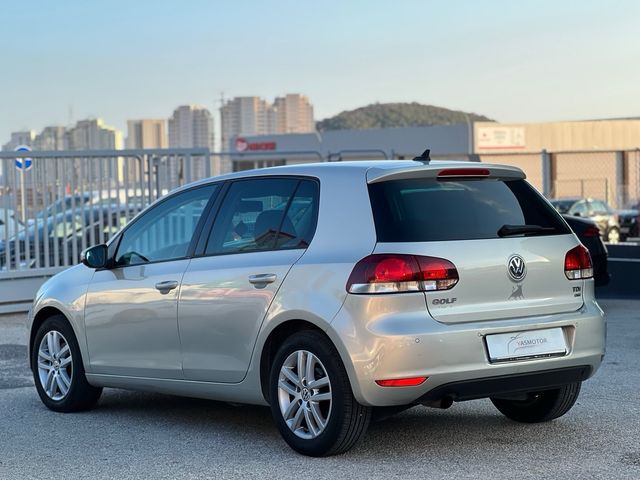 Volkswagen Golf VI / 1.6 TDI / DSG