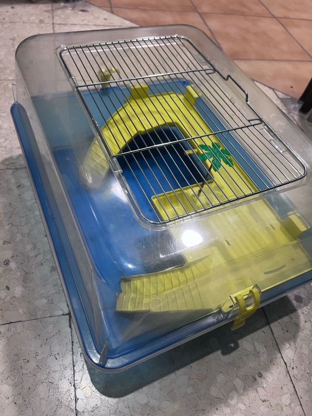 Casa para tortugas con túnel y rejilla