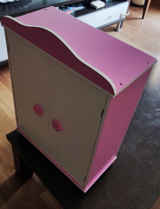 Armario para muñecas rosa y blanco