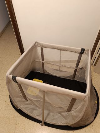 Cuna de viaje Aeromoov
