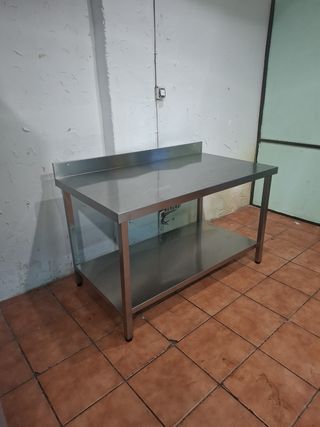 Mesa de acero inoxidable