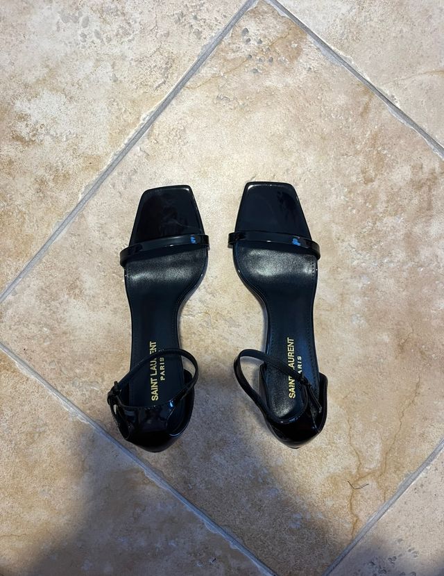 Tacchi YSL Neri con Dettagli Oro