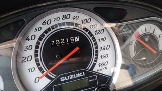 Suzuki Burgman 200cc 
Distintivo C