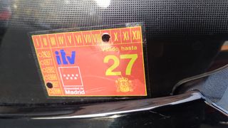 Suzuki Burgman 200cc 
Distintivo C