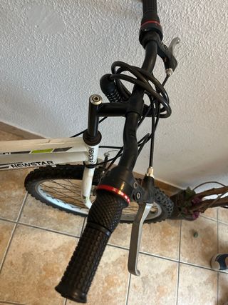 Bicicleta de montaña NEWSTAR