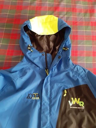 Giacca tecnica antivento blu e gialla