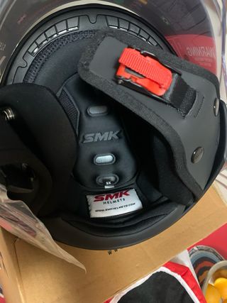 Casco jet SMK