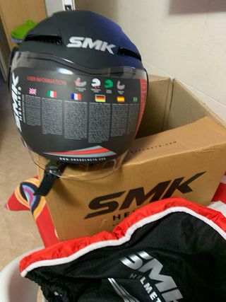 Casco jet SMK