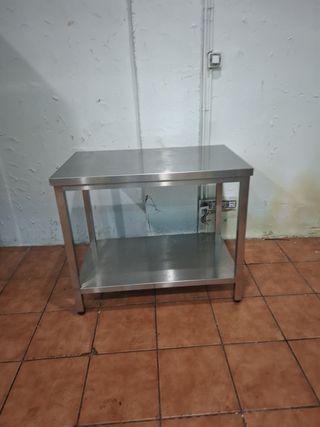 Mesa de acero inoxidable