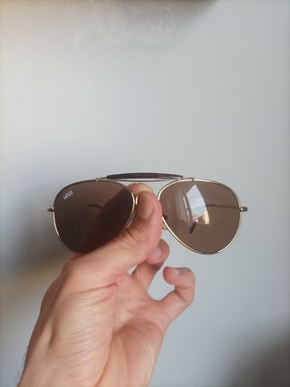 Gafas de sol aviador Vans doradas