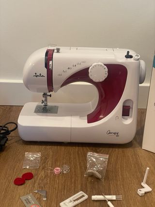 Máquina de coser Jata